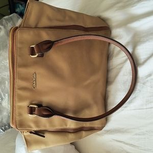 🌿 Calvin Klein nylon and leather tan bag